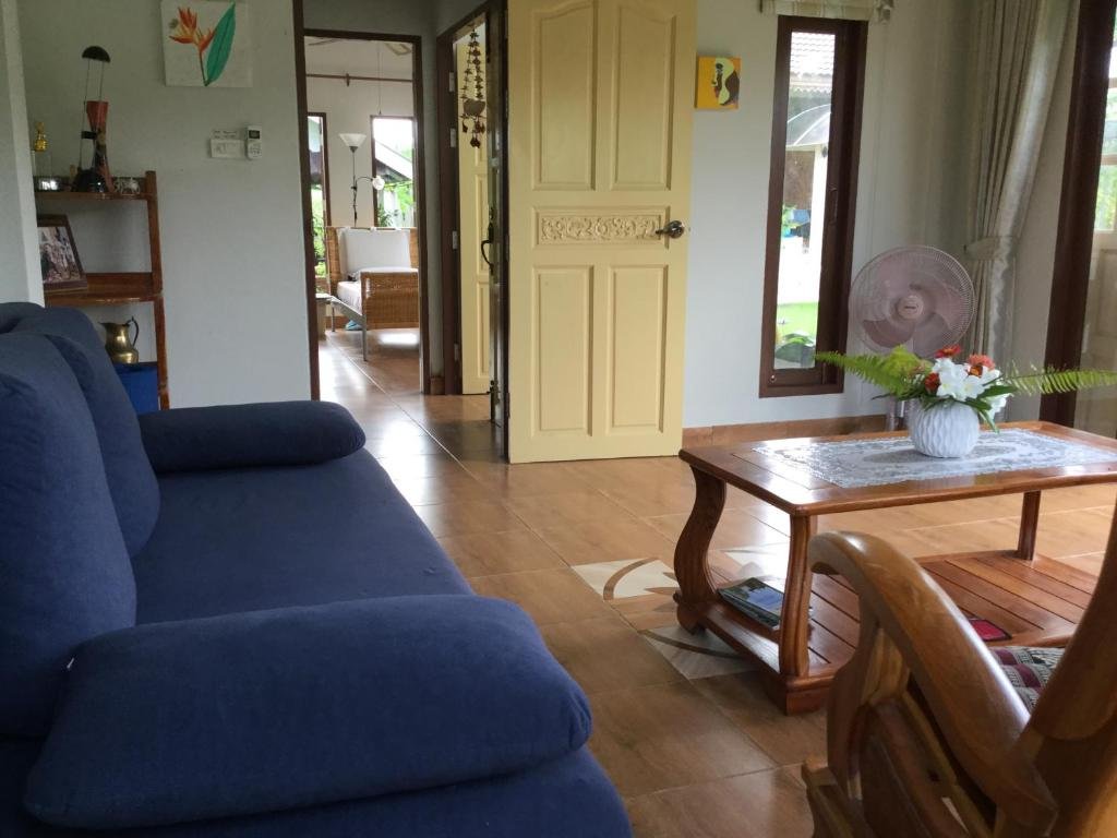 Клаенг: Vacation House with tropical garden and private pool