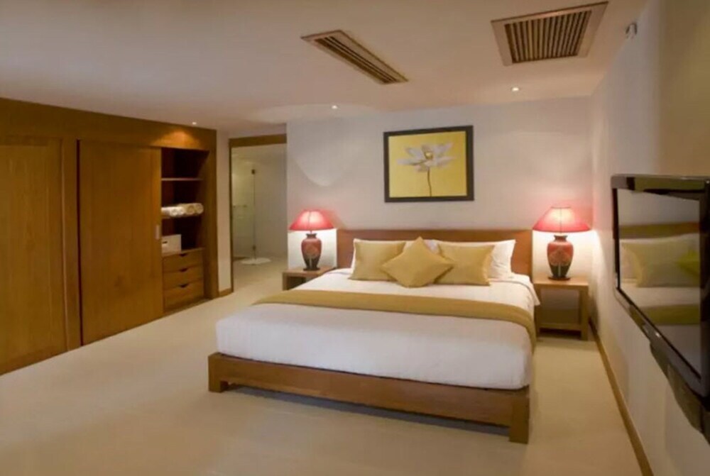 Самуи: 5 Bedroom Beachfront Villa - Chef Maid Nanny