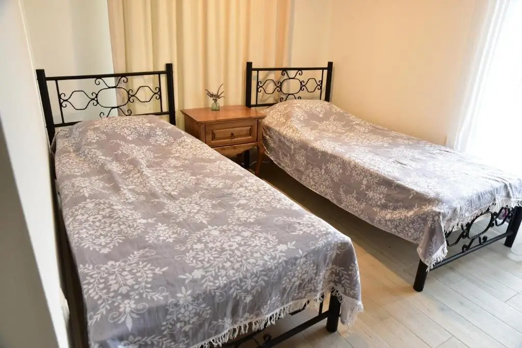 Карабурун: Almond House