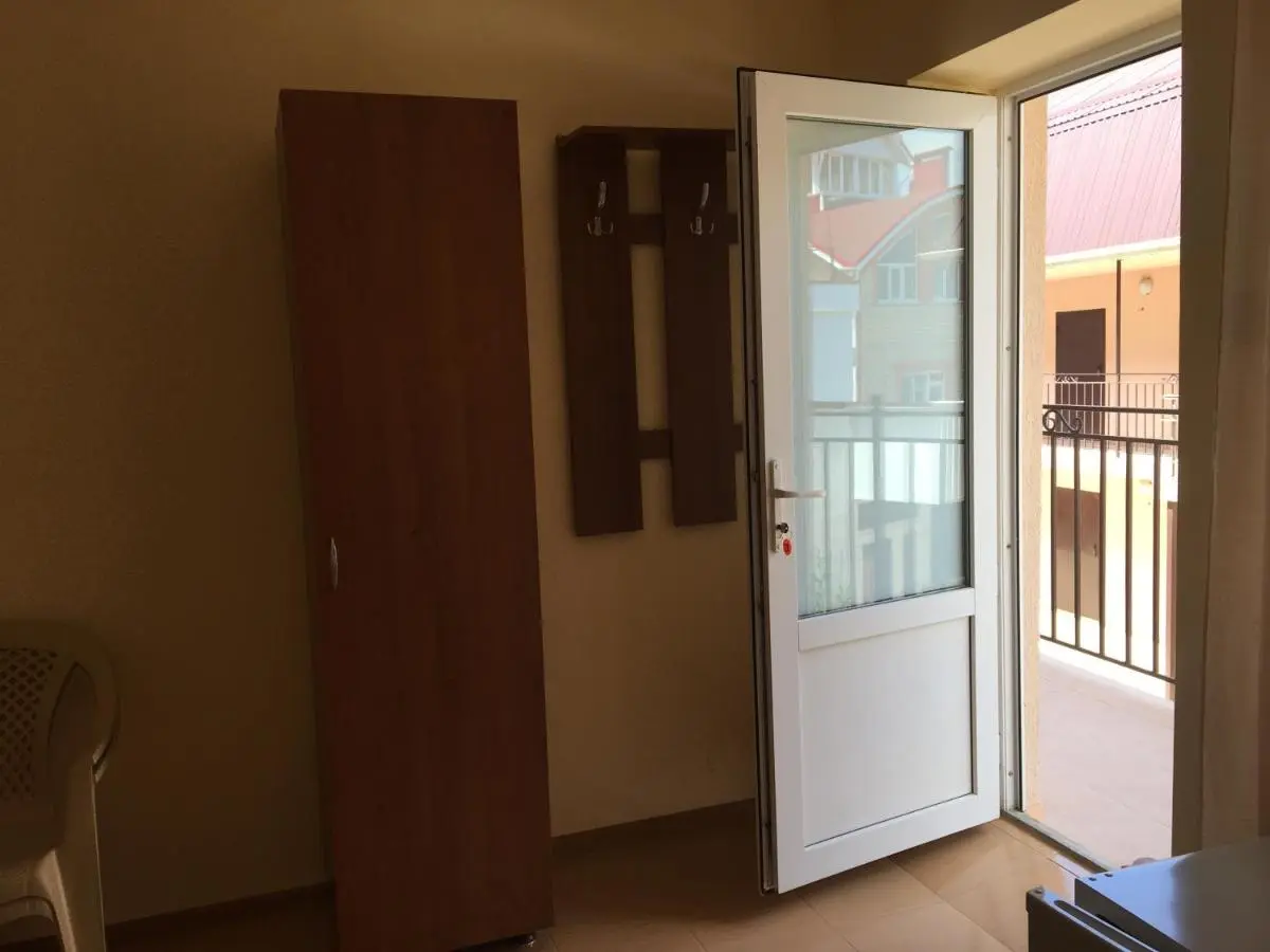 Сукко: Yug Guest House