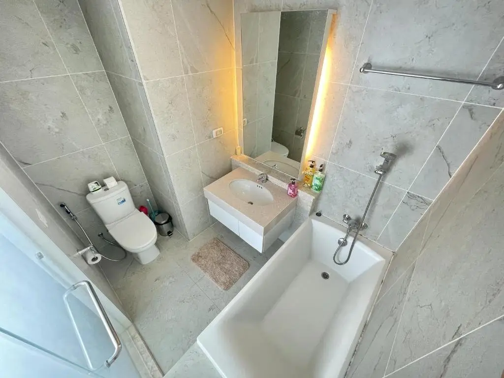 Чиангмай: The Astra Condo 2 Bedrooms by Ping