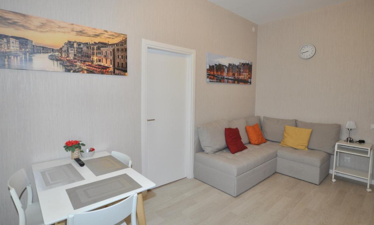 Санкт-Петербург: Salut Apartment