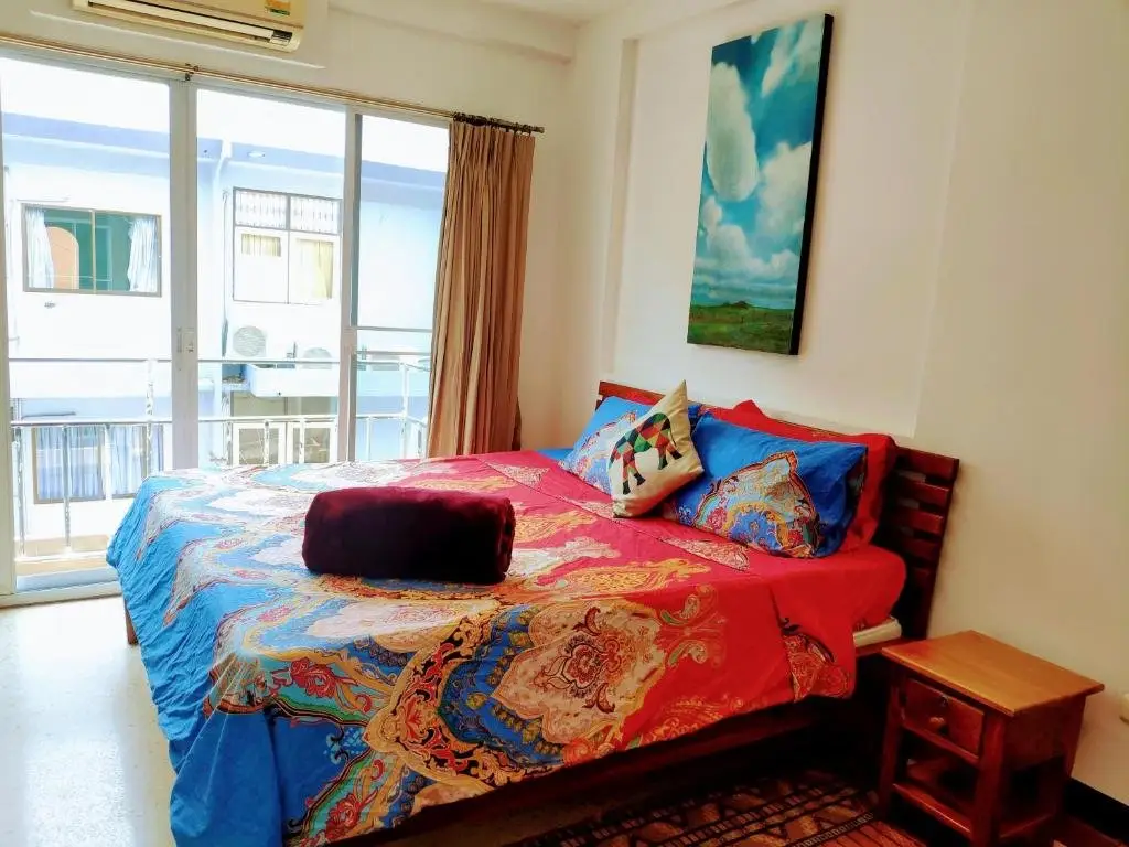 Бангкок: Quiet Studio with King Bed, Kitchen And Balcony (Adults Only)
