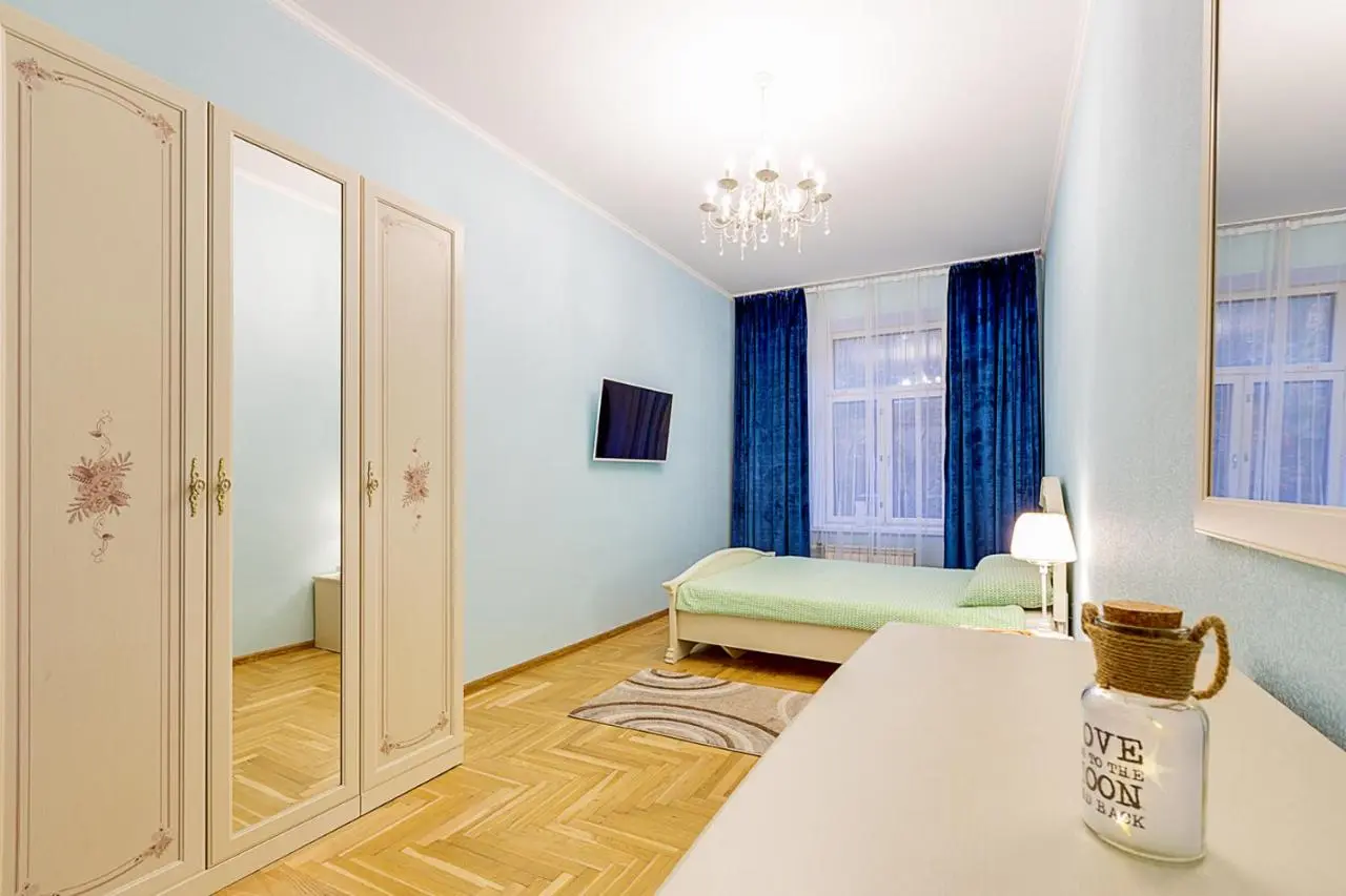 Воронеж: Apartment Marata 10