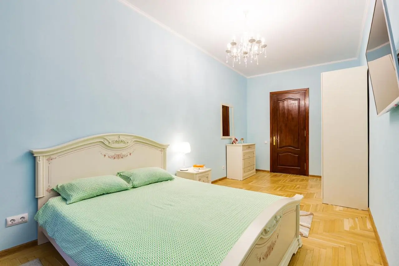 Воронеж: Apartment Marata 10