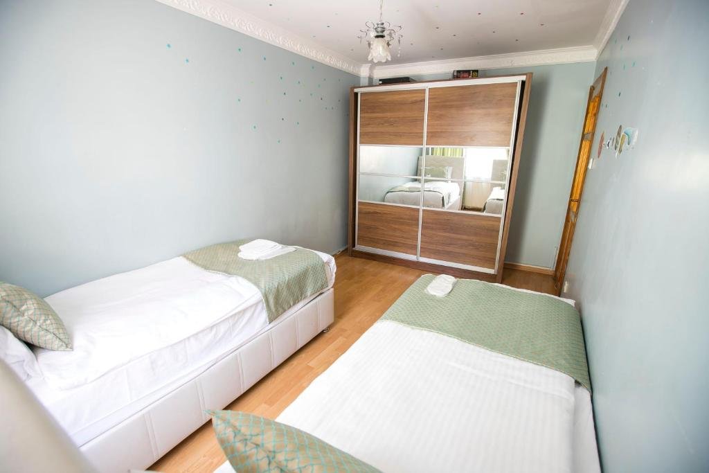 Стамбул: 2BR-1LR SEAVIEW FAMILY PLACE NEXT TO CENTEr
