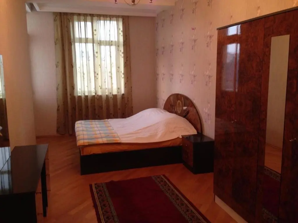 Баку: Apartment at Jafar Khandan 54