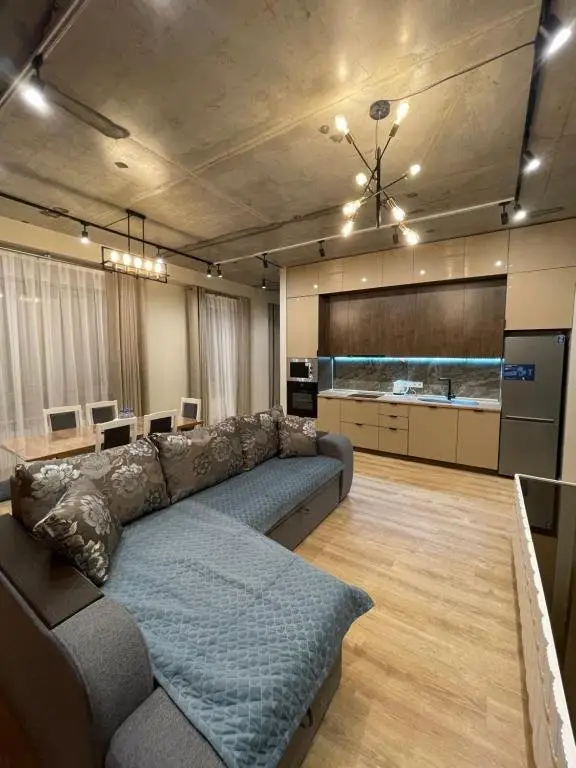 Актау: Apartment Florence моря 600 метров
