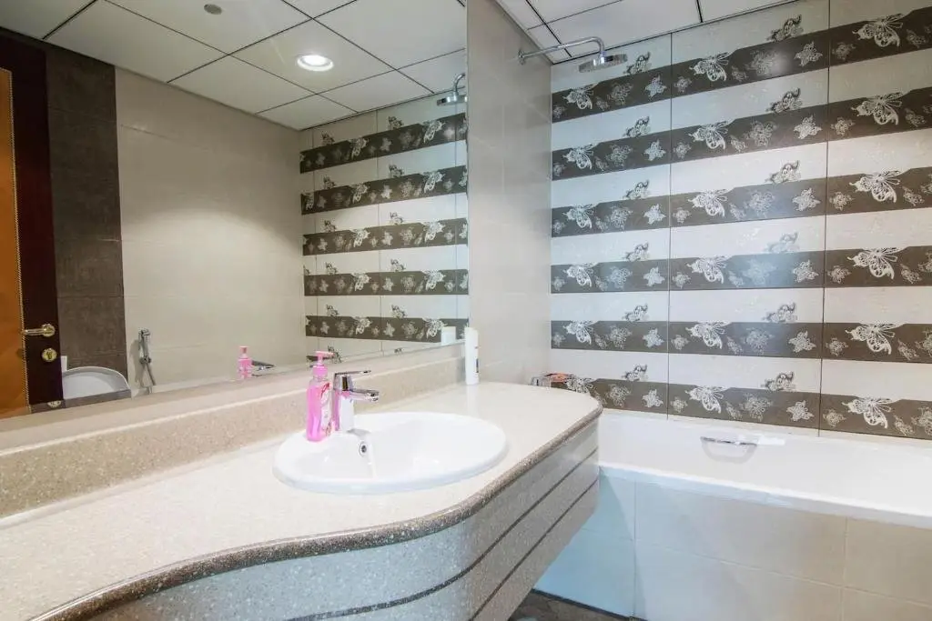 Аджман: Top Floor Luxury 2BR Beach Apartment with Full Sea View