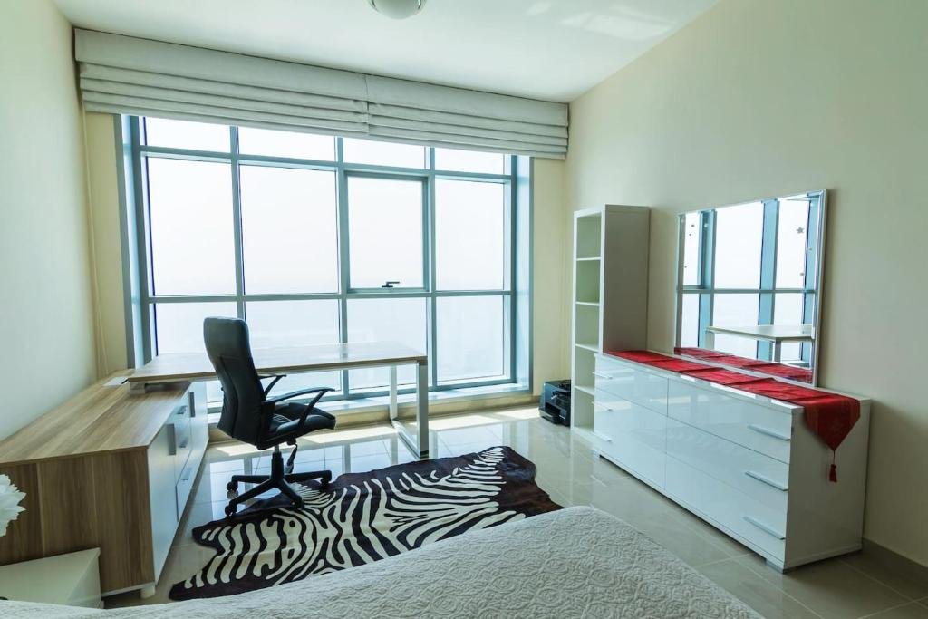 Top Floor Luxury 2BR Beach Apartment with Full Sea View — фото 1
