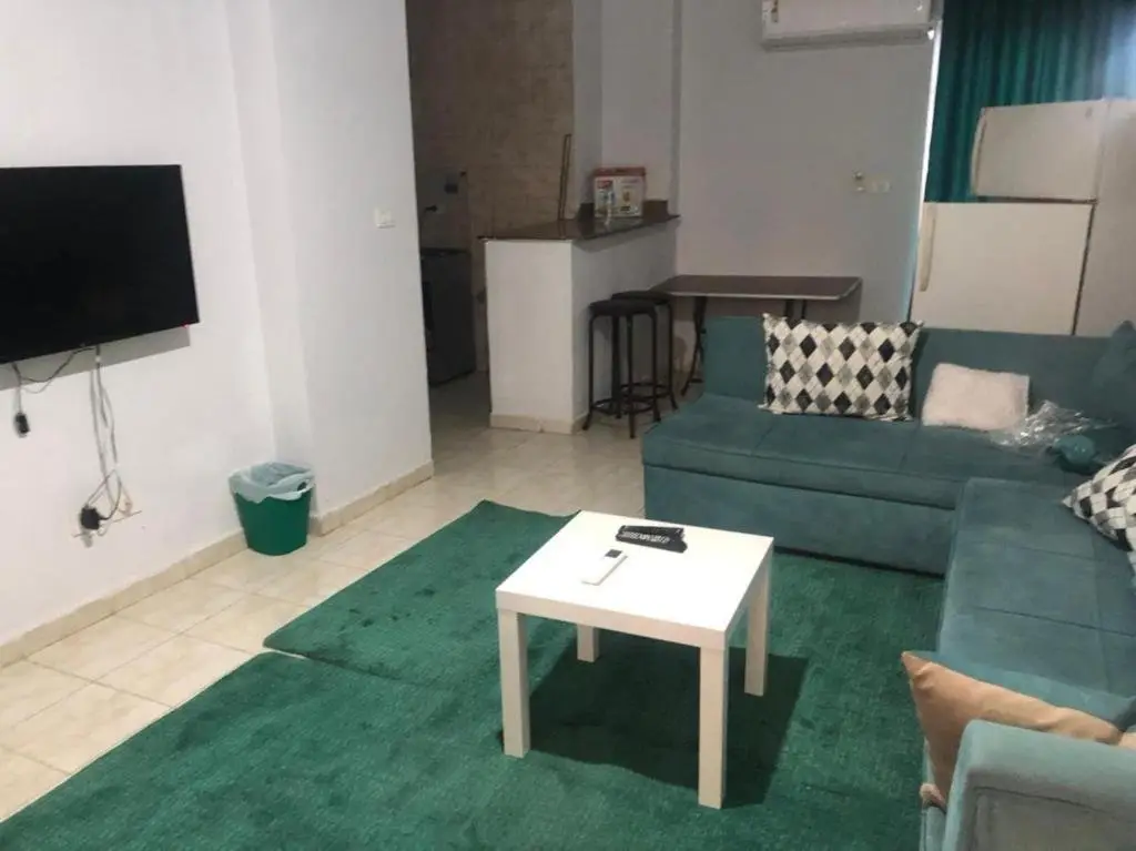 Каир: إستويو ارضي بحديقة بمدينة الرحاب