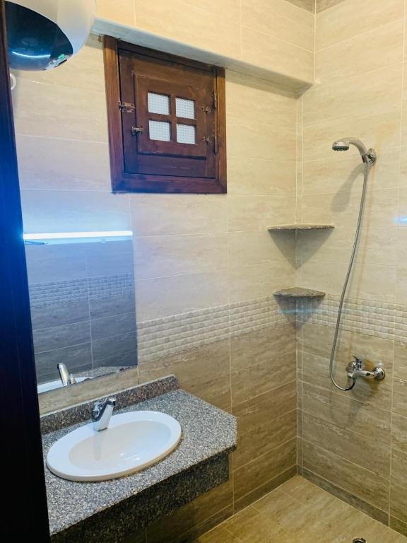 Дахаб: Relaxing 2-bdrm with strong Wi-Fi and private garden