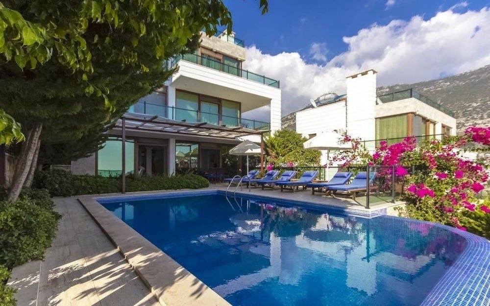 Villa West 2 — фото 1