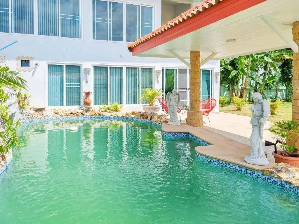 Районг: Tina's Living Paradise II - Guesthouses with private pool, 5 min to beach