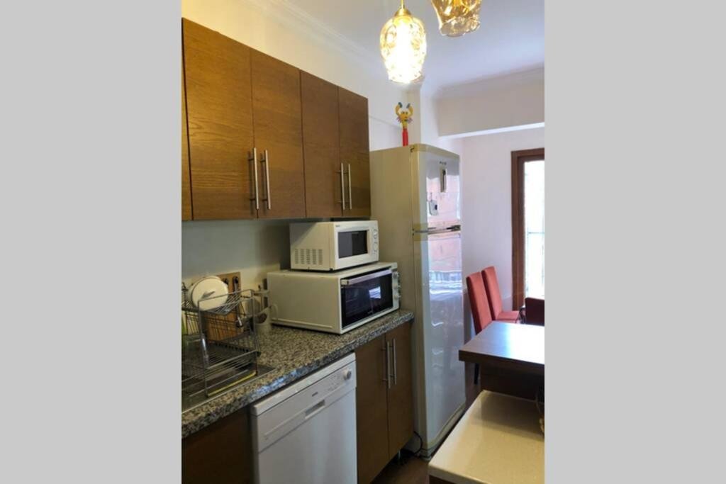 Стамбул: Comfy 3 Room House with Garden