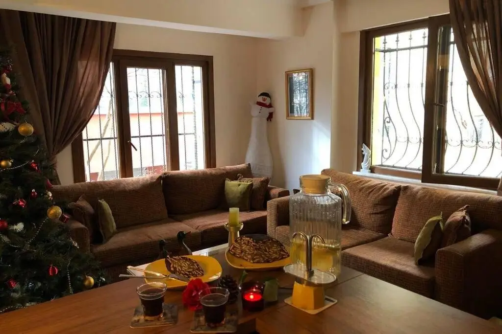 Стамбул: Comfy 3 Room House with Garden