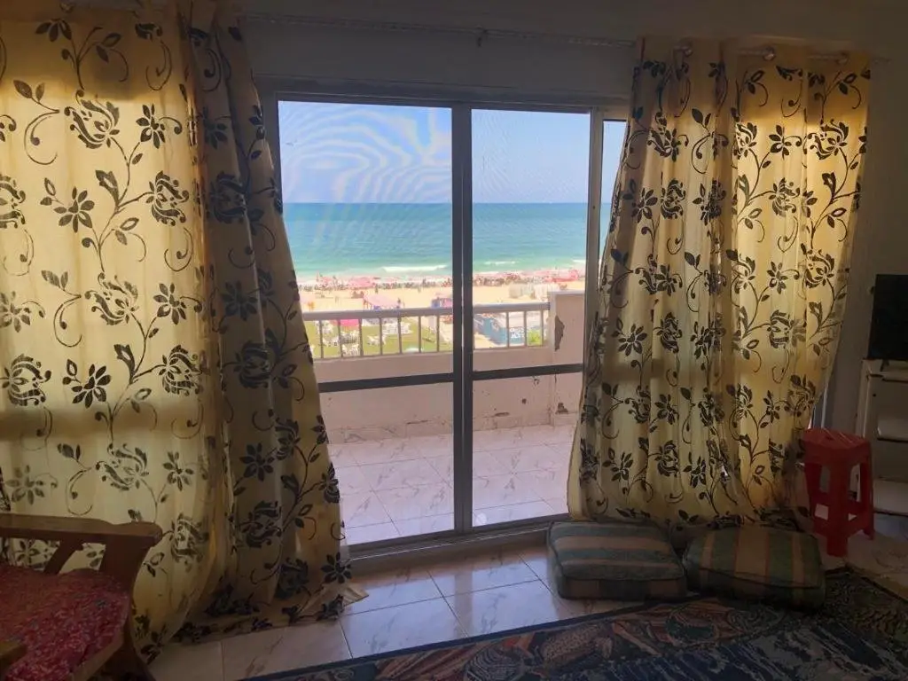 Александрия: بانورما بحر صف اول بالنخيل ٢ sea view