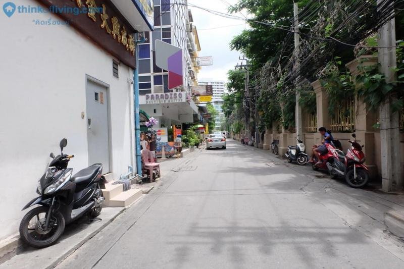 CBD Asoke/Nana/Ploenchit +2 Mins To Terminal 21 (Adults Only) — фото 1