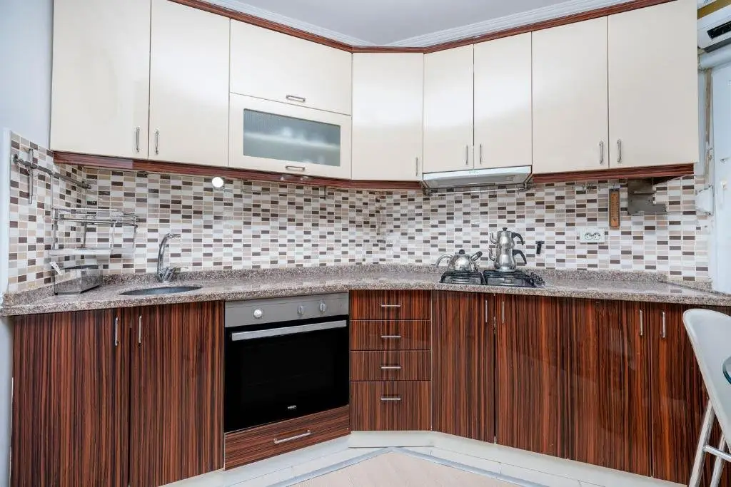 Анталья: Cozy Flat with Balcony Close to Public Transportation in Konyaalti, Antalya