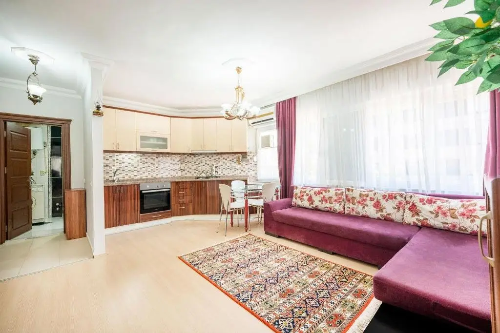 Анталья: Cozy Flat with Balcony Close to Public Transportation in Konyaalti, Antalya