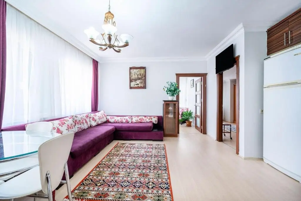 Анталья: Cozy Flat with Balcony Close to Public Transportation in Konyaalti, Antalya