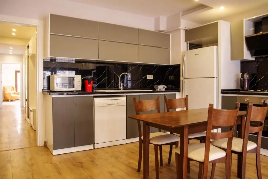 Измир: Cozy and Central Apartment near Shore and Trendy Attractions in Karsiyaka, Izmir