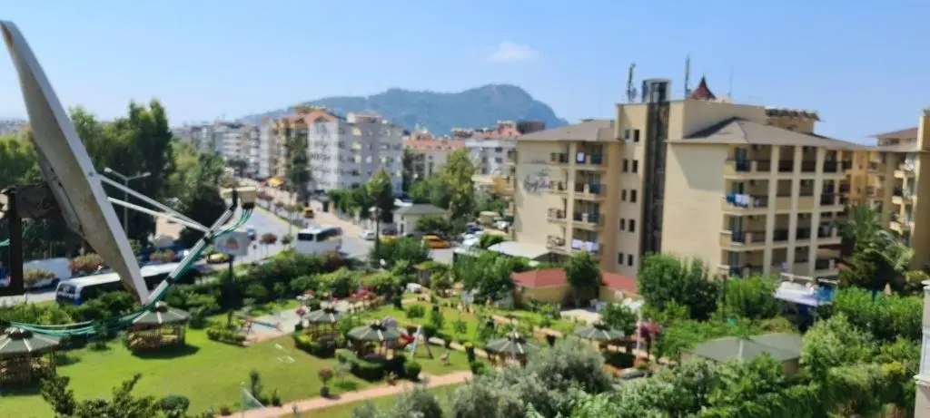 Аланья: Cleopatra plajına 50mt deniz gören ferah 2+1 daire
