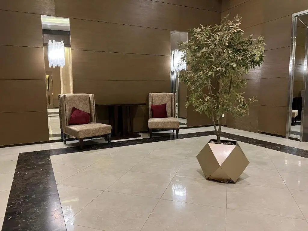 Каир: Elegant Duplex with Pool Frontauc