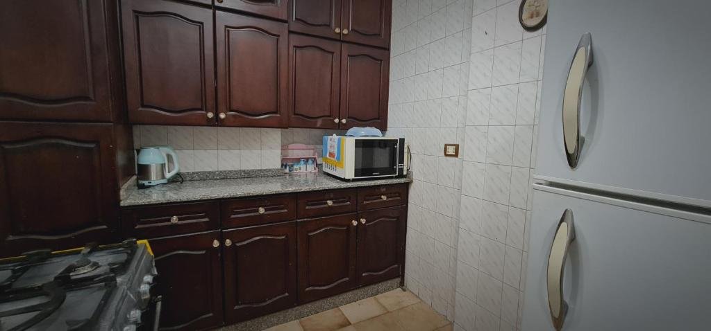 Каир: Comfy 3 Bedrooms Apartment in Cairo 87