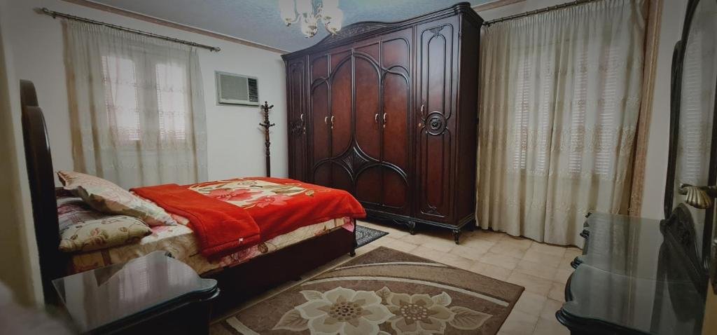 Каир: Comfy 3 Bedrooms Apartment in Cairo 87