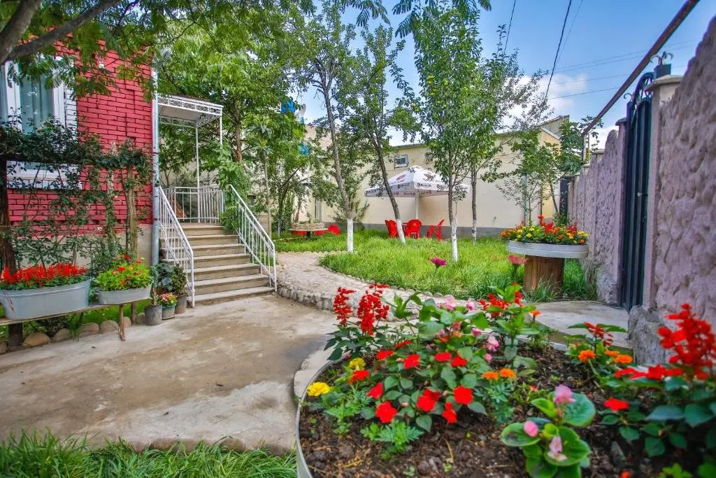 Кутаиси: 85A Bed And Breakfast