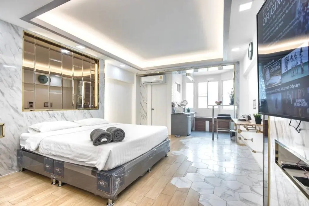 Бангкок: Family Hub Pratunam 7 FREE Airport pickup min 3nights and 4Adults stay