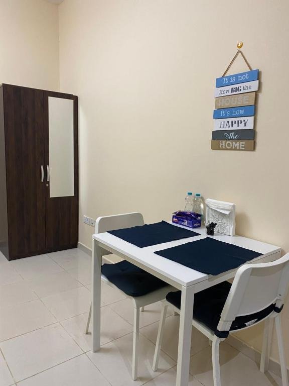 Шарджа: Entire Studio Flat in Sharjah.