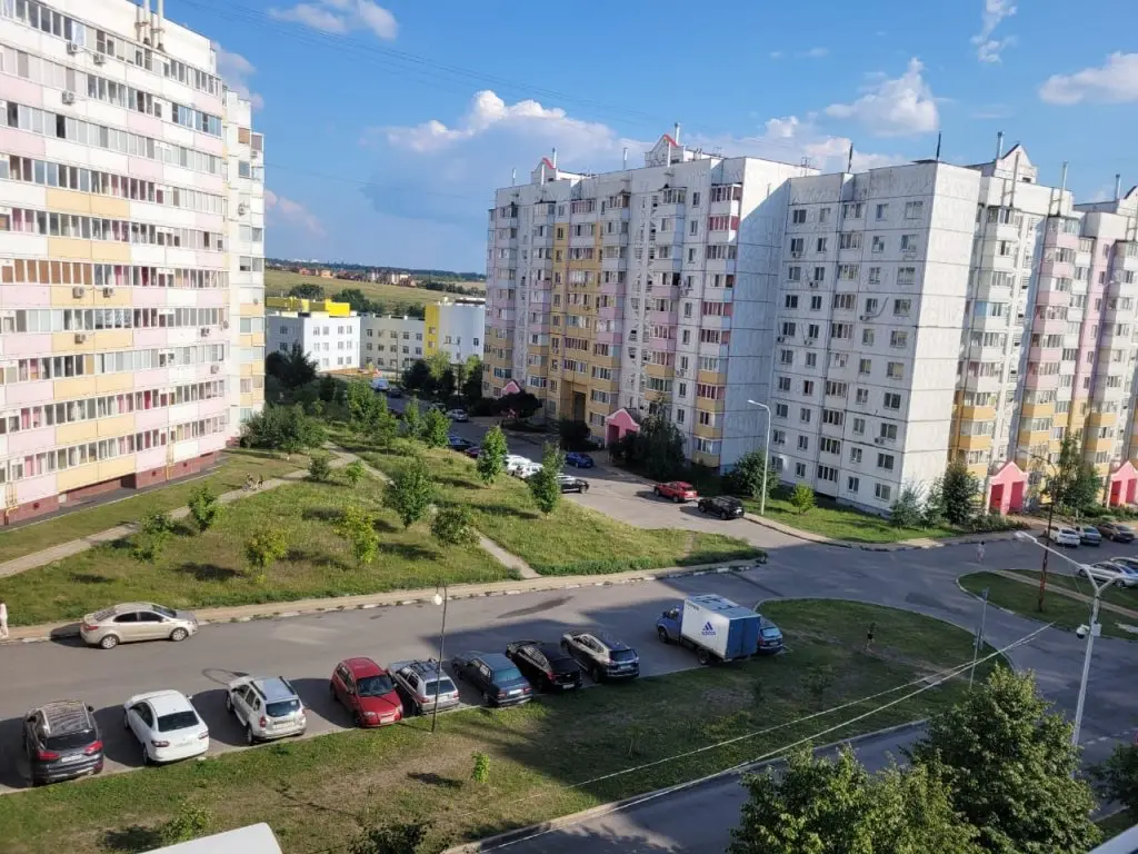 Белгород: Апартаменты Есенина 52