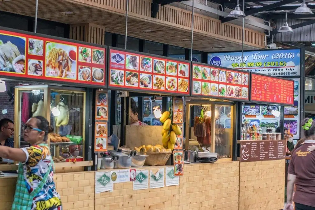 Бангкок: Family Hub Pratunam 6 FREE Airport pickup min 3nights and 4Adults stay