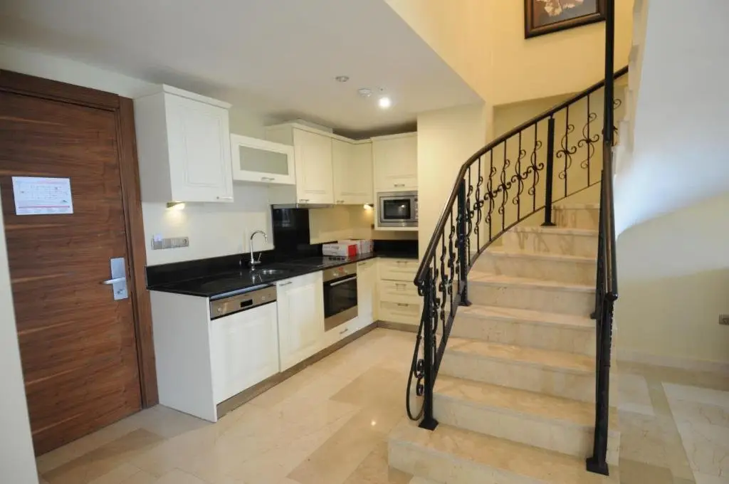 Gold City 2B2B Penthouse Main Building with Free Aqua Park — фото 1