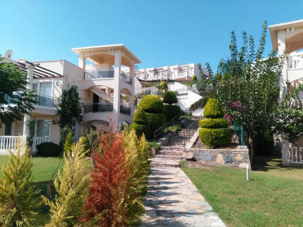Милас: Flamingo Site, Garden Floor Daily Rent Apartment, Lake and Natural View, in Bodrum, A21