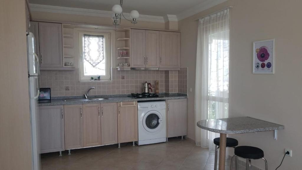 Милас: Flamingo Site, Garden Floor Daily Rent Apartment, Lake and Natural View, in Bodrum, A21