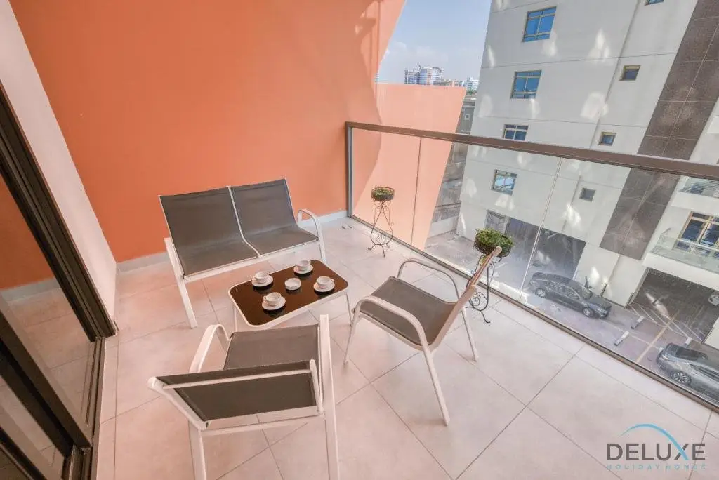 Дубай: Glamorous Studio at Binghatti Stars Dubai Silicon Oasis by Deluxe Holiday Homes