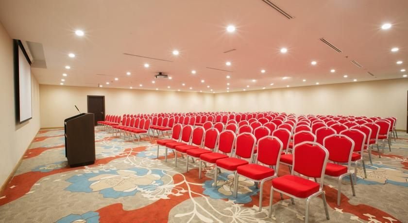 Дубай: Ghaya Grand Hotel & Apartments