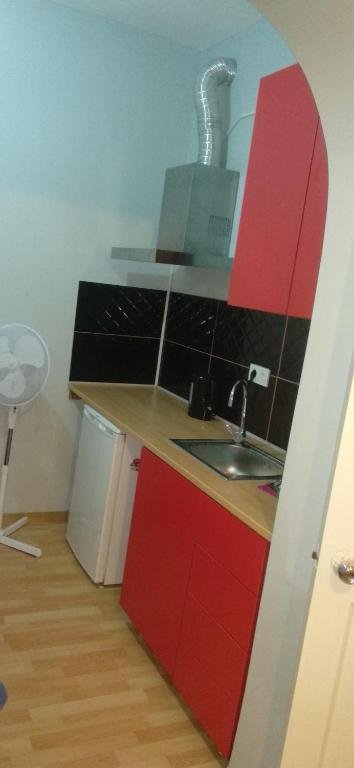 Стамбул: hygienic budget accommodation central 40 50 square meters with garden