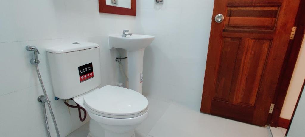 Фувамула: Equator Holiday Inn