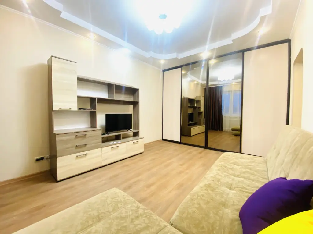 Сургут: Apartments Sever Karolinskogo 9