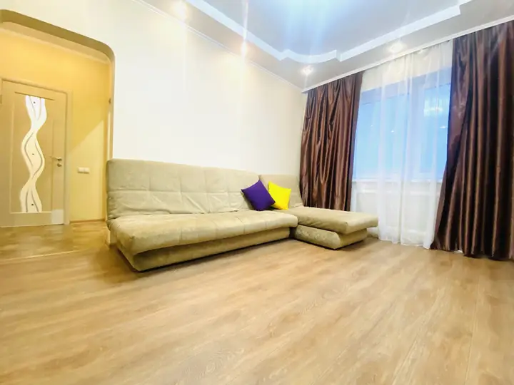 Сургут: Apartments Sever Karolinskogo 9