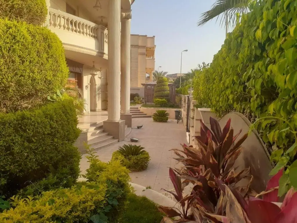 Каир: Super luxurious villa with large landscape areas