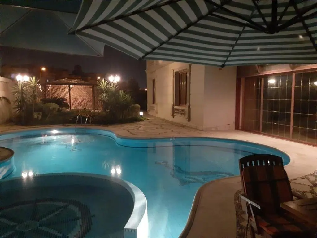Каир: Super luxurious villa with large landscape areas