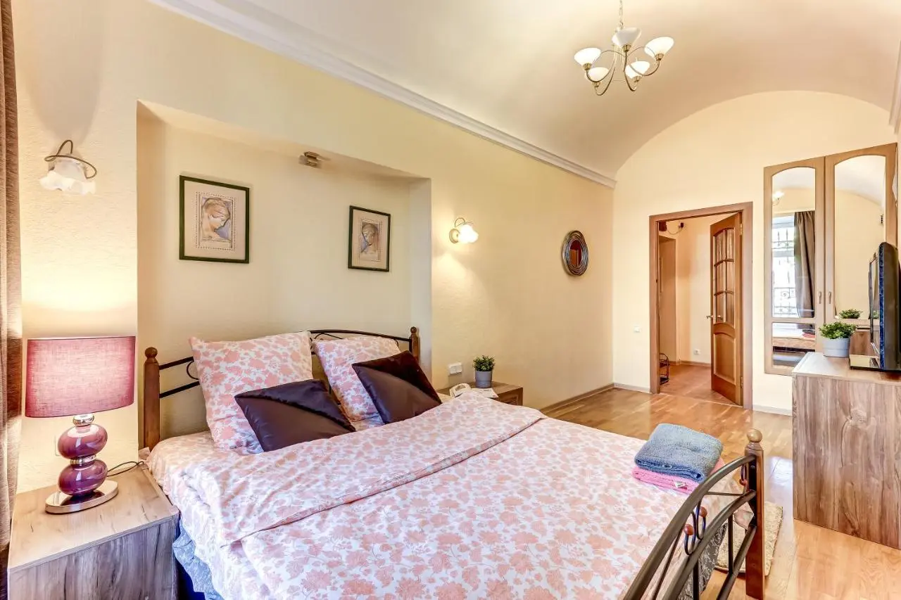 Санкт-Петербург: Royal Apartments on Fontanka 25