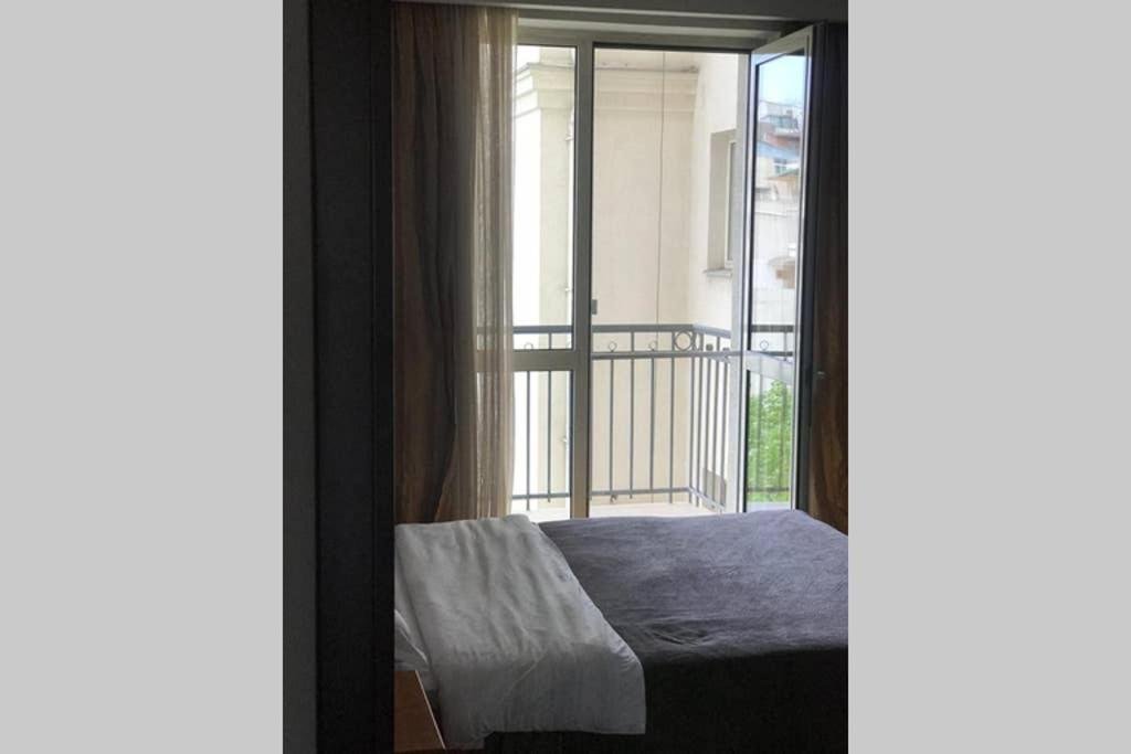 Тбилиси: Sunny, spacious flat in Vake District