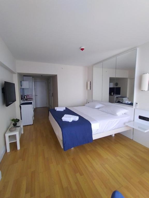 Батуми: orbi city sea view apartment