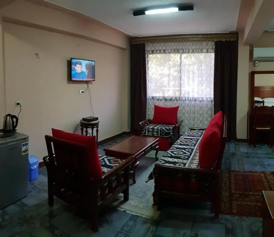 Александрия: Caesar House